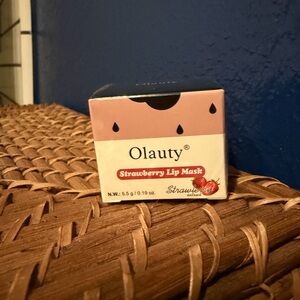 NIB Olauty lip mask